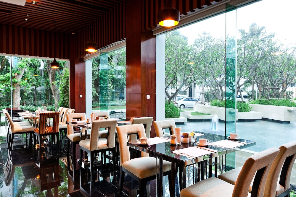 Royal Princess Larn Luang — Restaurant & bars in Bangkok, Bangkok