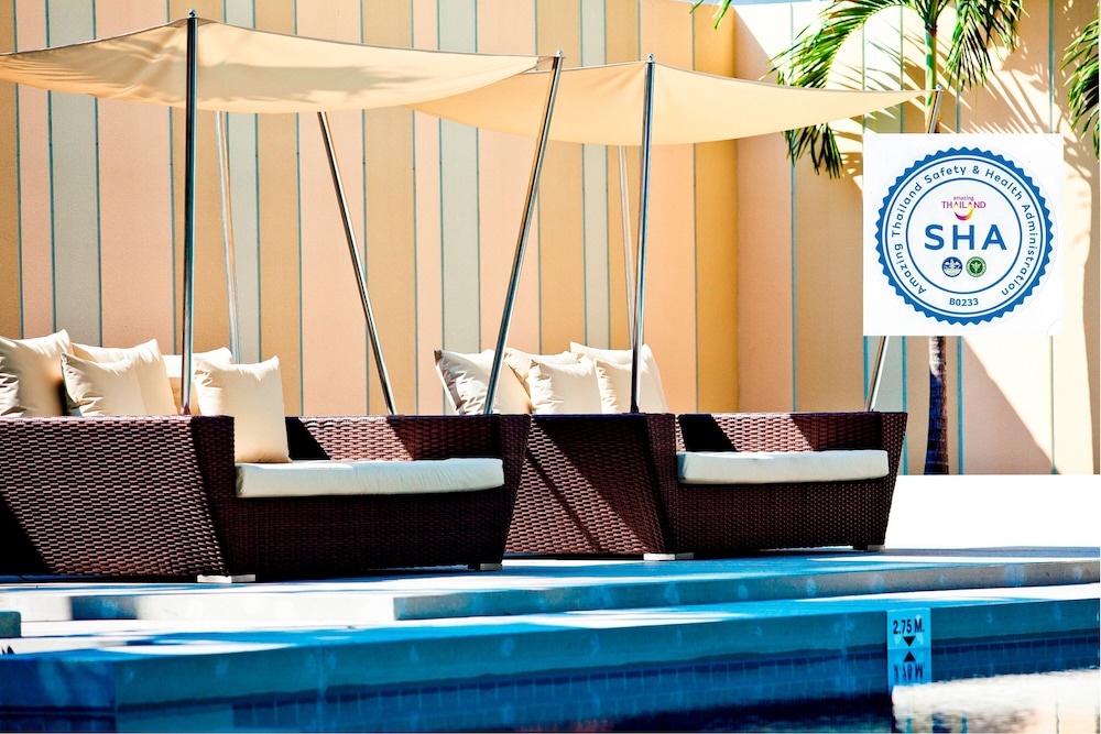 Royal Princess Larn Luang — Swimming pool in Bangkok, Bangkok