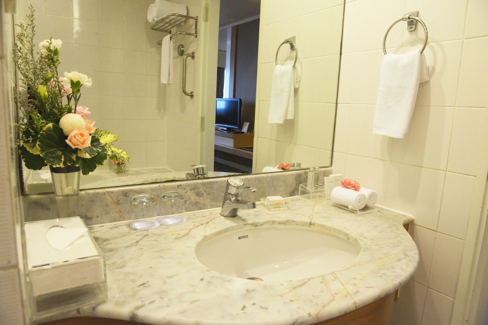 Royal Princess Larn Luang — Hotel rooms in Bangkok, Bangkok