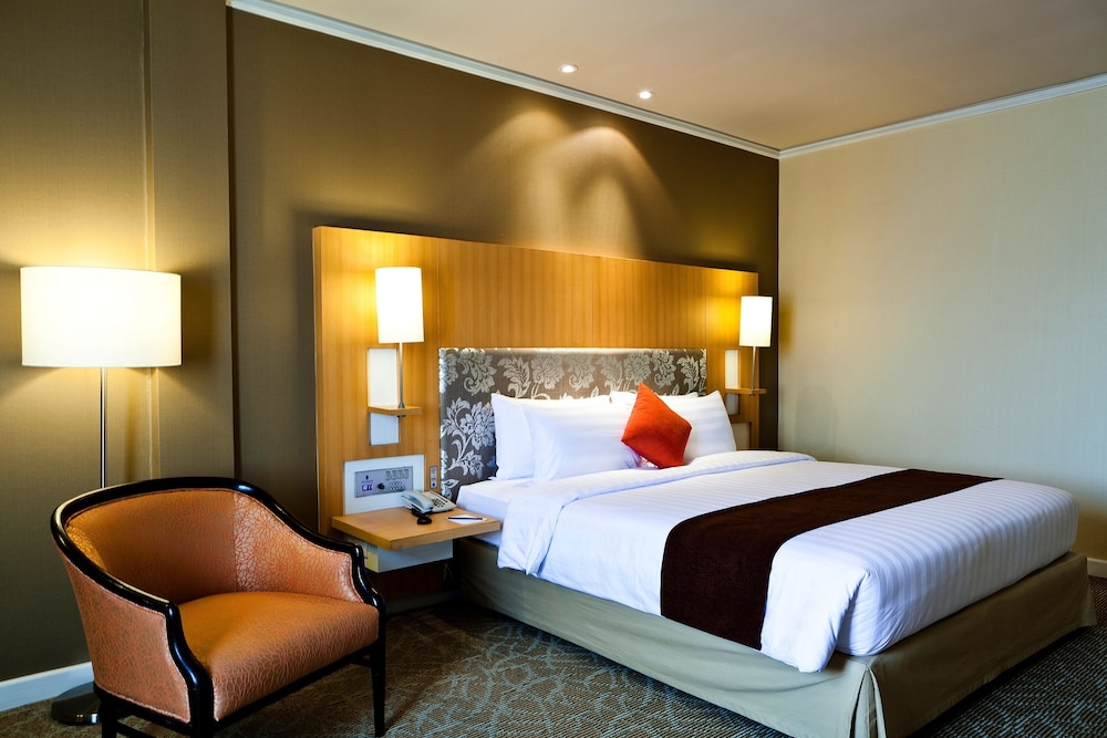 Royal Princess Larn Luang — Hotel rooms in Bangkok, Bangkok