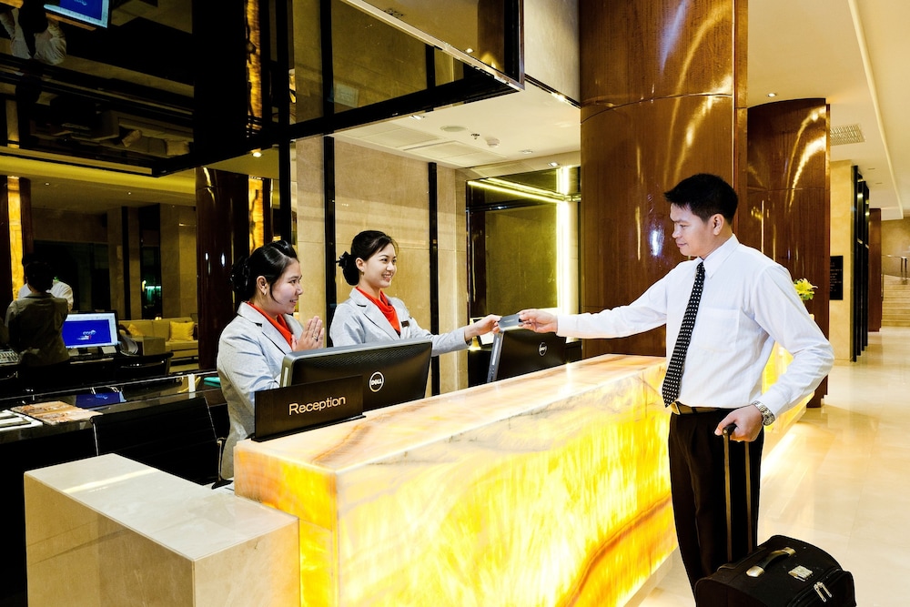 Royal Princess Larn Luang — Hotel building in Bangkok, Bangkok