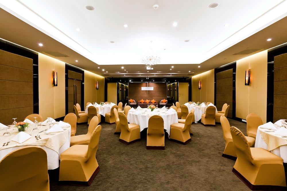 Royal Princess Larn Luang — Restaurant & bars in Bangkok, Bangkok