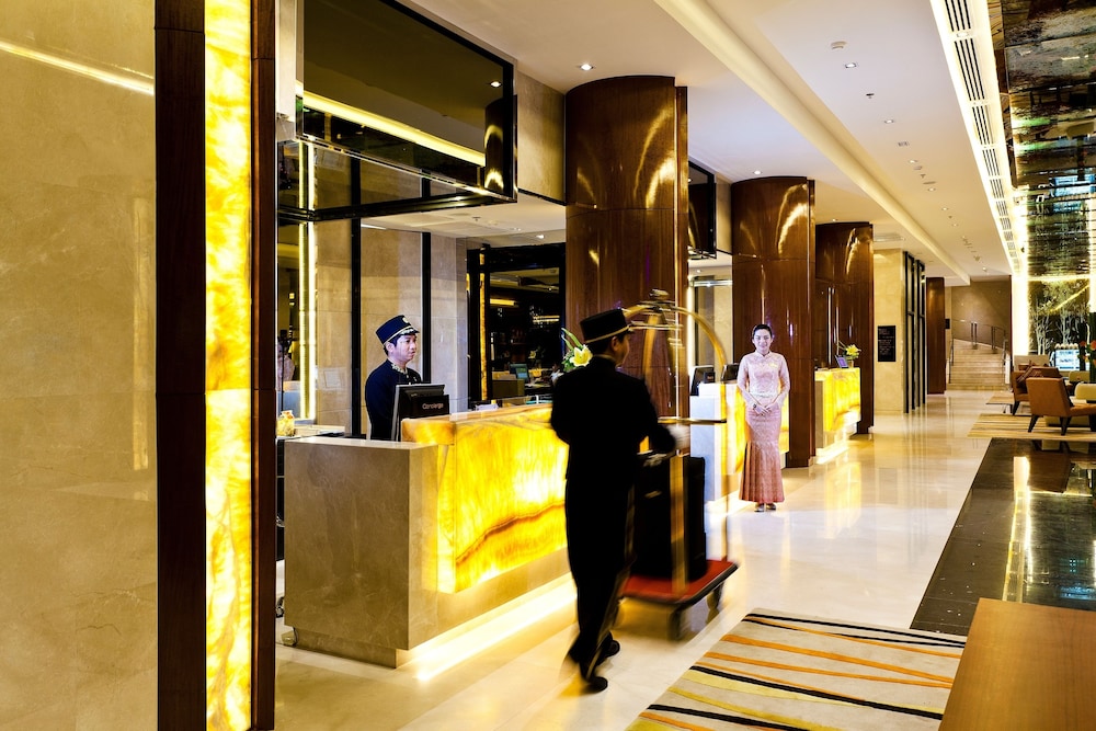 Royal Princess Larn Luang — Hotel building in Bangkok, Bangkok