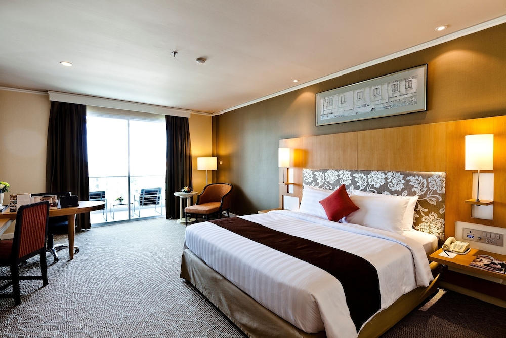 Royal Princess Larn Luang — Hotel rooms in Bangkok, Bangkok