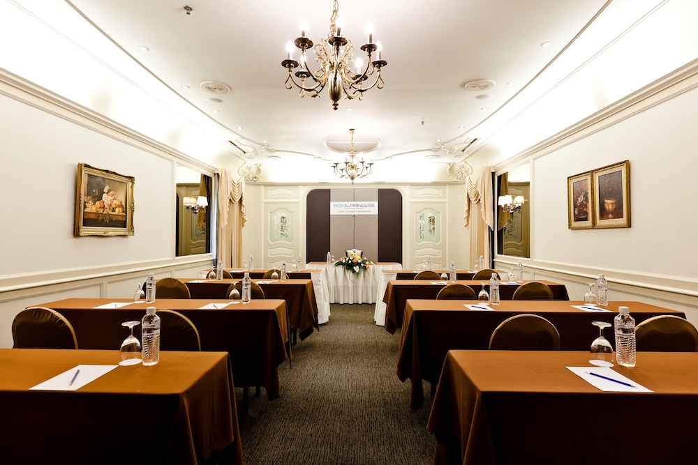 Royal Princess Larn Luang — Restaurant & bars in Bangkok, Bangkok
