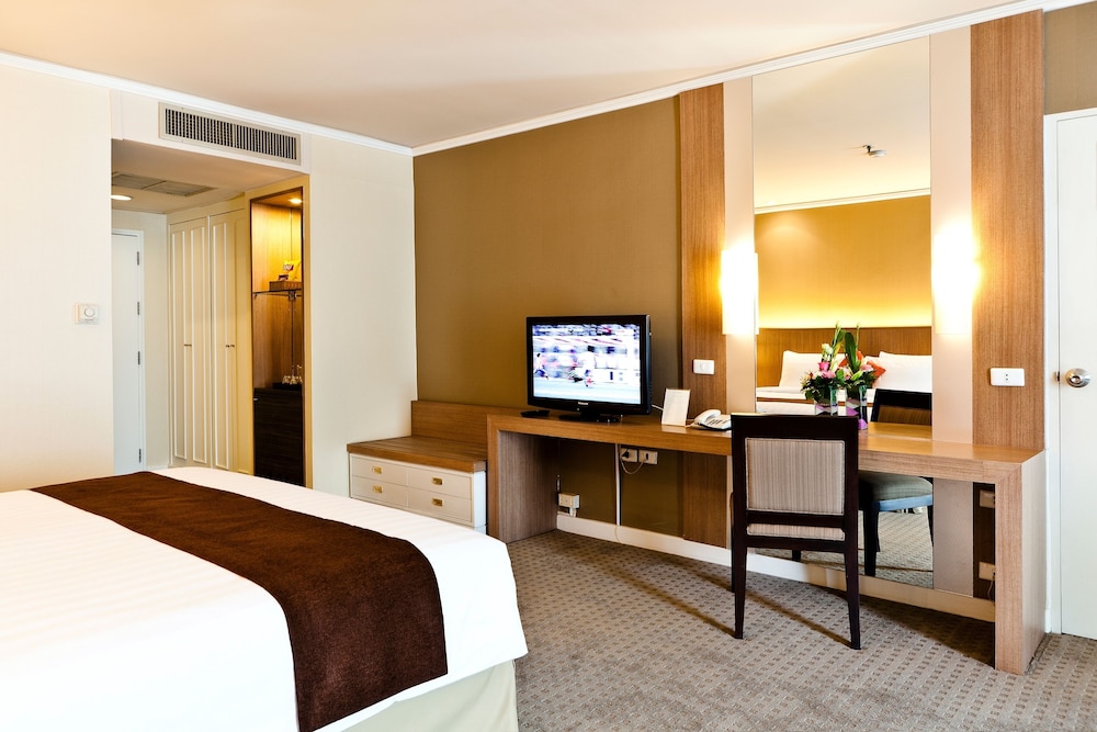 Royal Princess Larn Luang — Hotel rooms in Bangkok, Bangkok