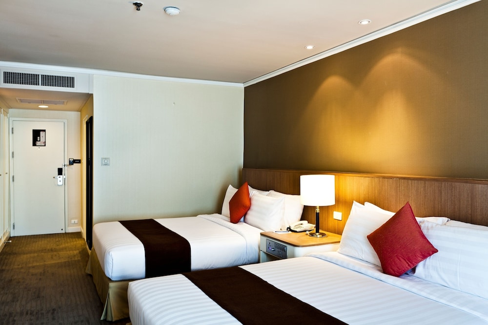 Royal Princess Larn Luang — Hotel rooms in Bangkok, Bangkok