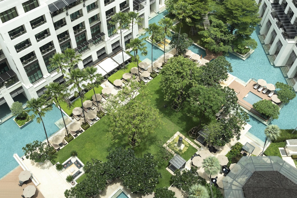 Siam Kempinski Hotel Bangkok — Swimming pool in Bangkok, Bangkok