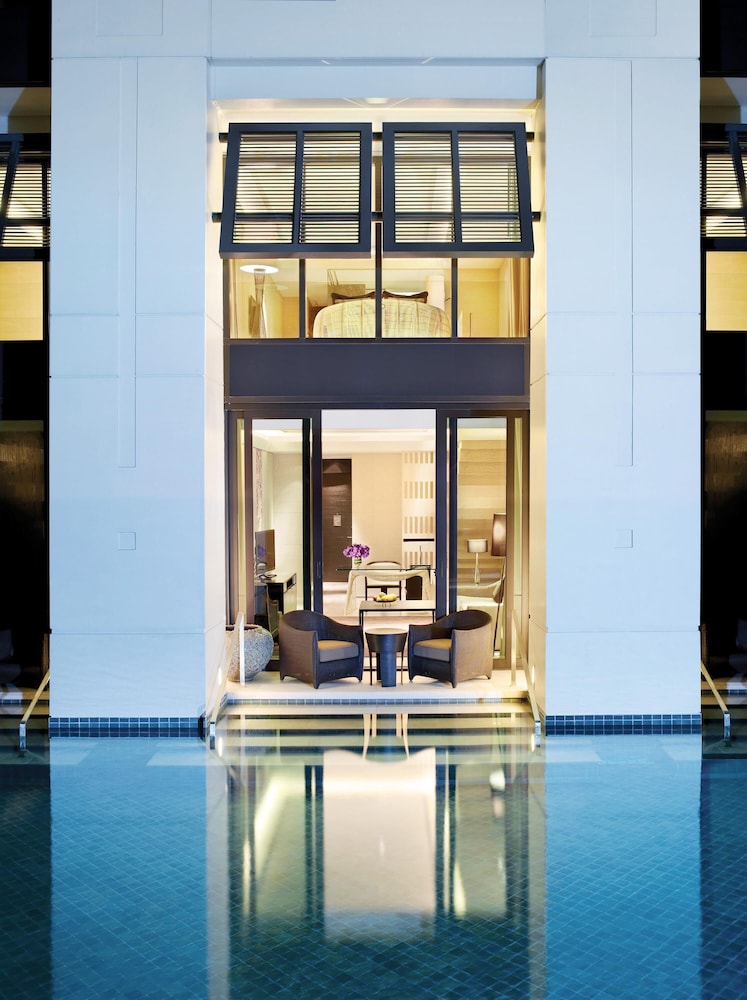 Siam Kempinski Hotel Bangkok — Swimming pool in Bangkok, Bangkok