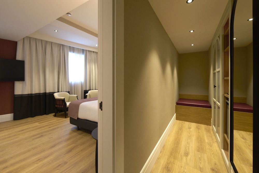 Catalonia Ramblas — Hotel rooms in Barcelona, Catalonia