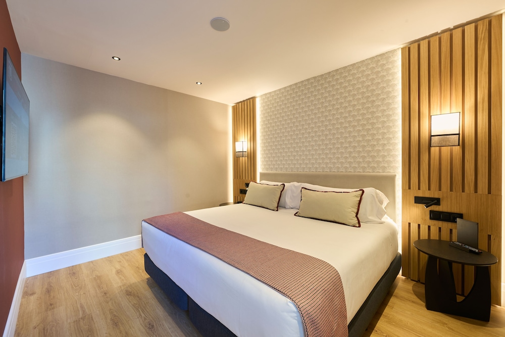 Catalonia Ramblas — Hotel rooms in Barcelona, Catalonia
