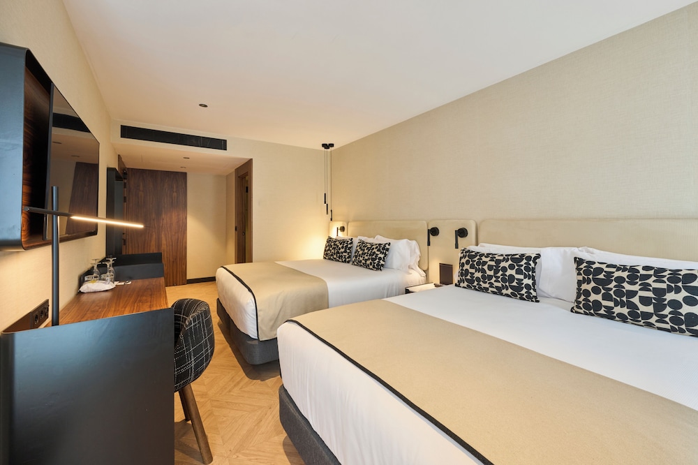 Catalonia Ramblas — Hotel rooms in Barcelona, Catalonia
