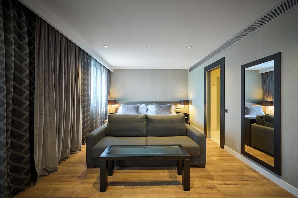 Catalonia Ramblas — Hotel rooms in Barcelona, Catalonia