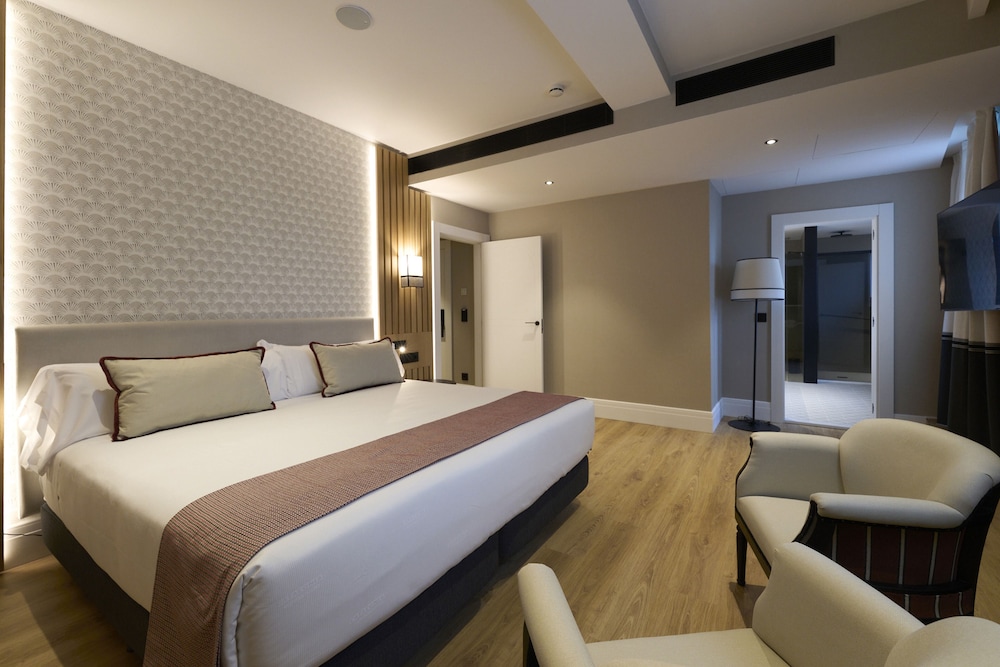 Catalonia Ramblas — Hotel rooms in Barcelona, Catalonia