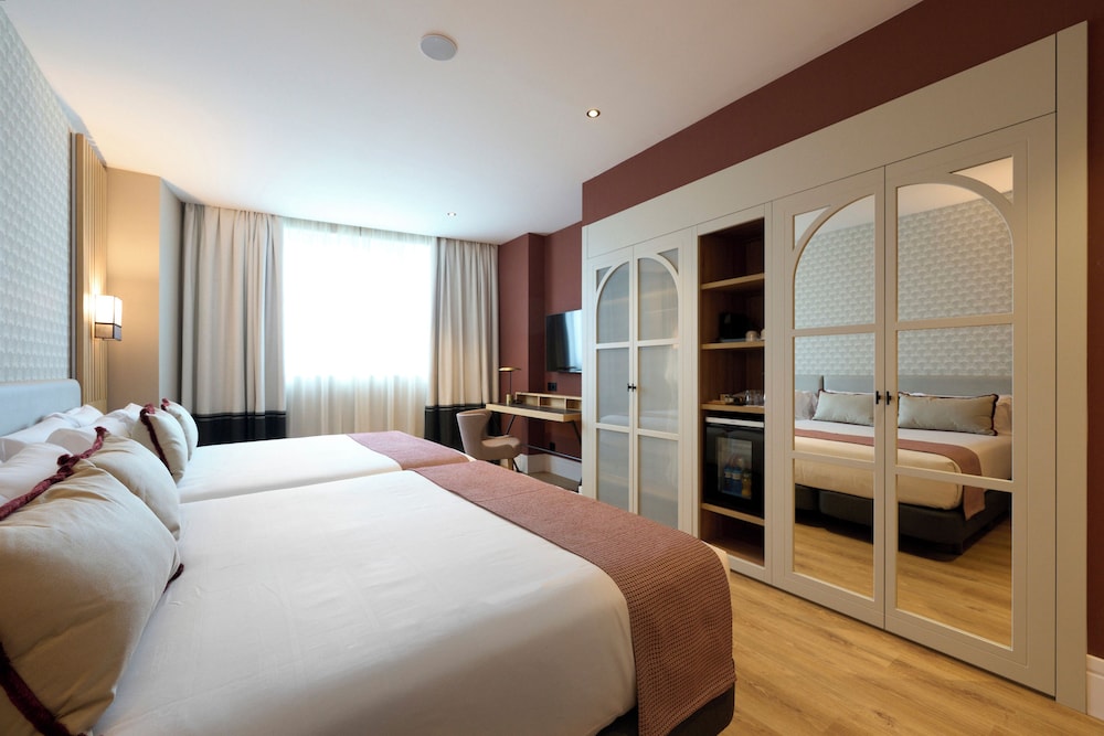 Catalonia Ramblas — Hotel rooms in Barcelona, Catalonia
