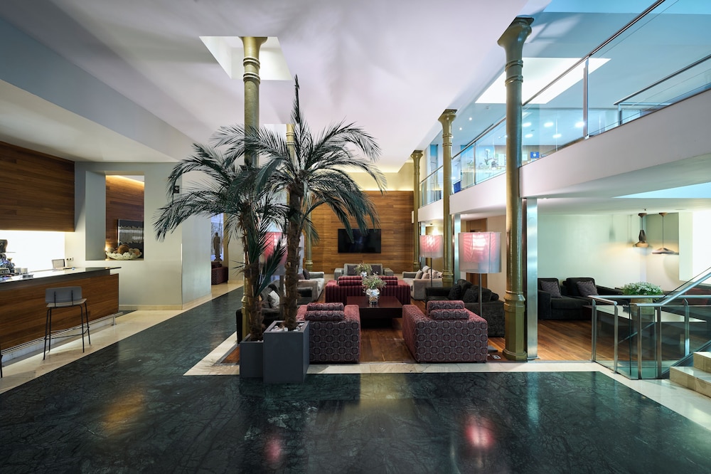 Catalonia Ramblas — Hotel building in Barcelona, Catalonia