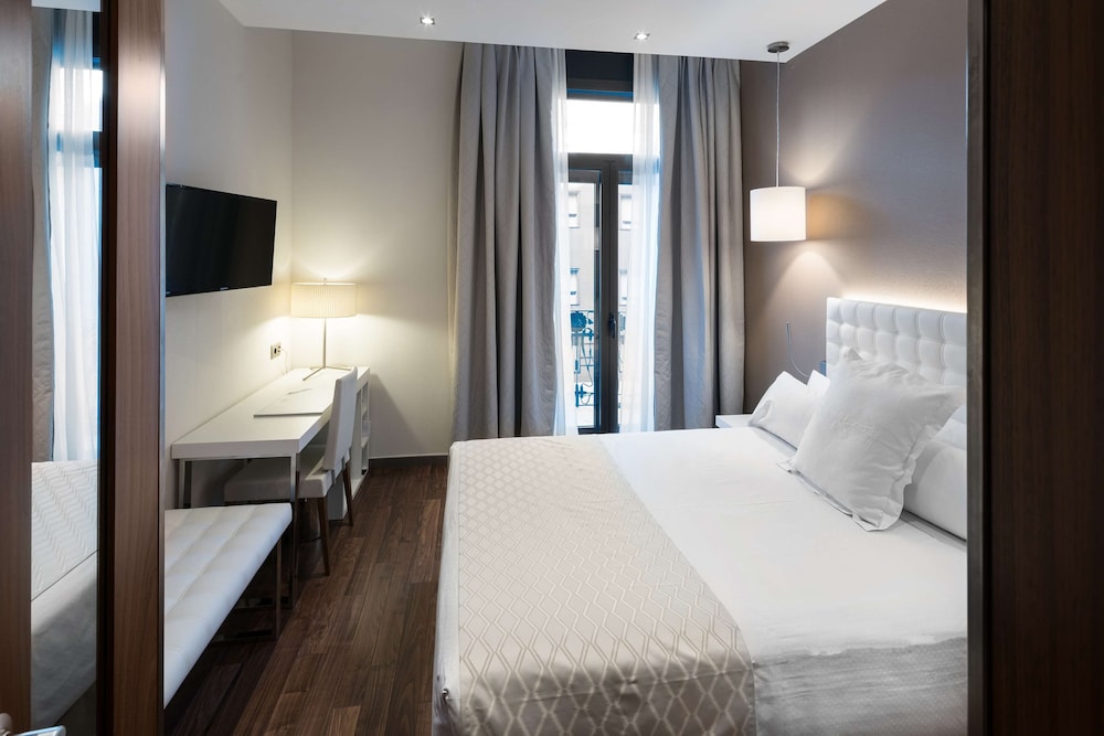 Catalonia Ramblas — Hotel rooms in Barcelona, Catalonia