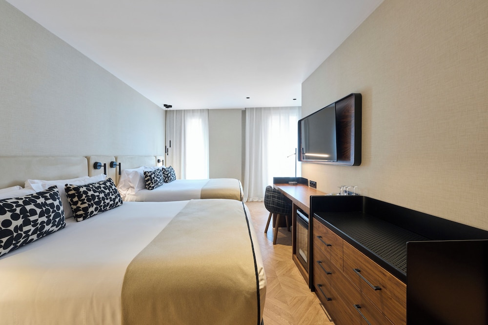 Catalonia Ramblas — Hotel rooms in Barcelona, Catalonia