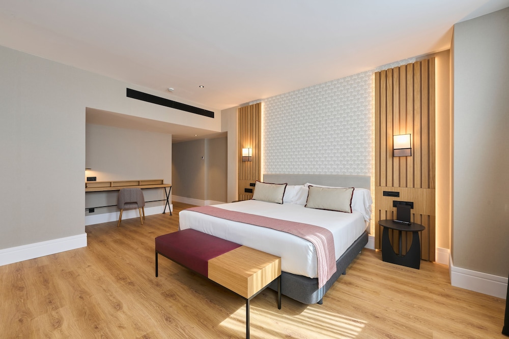 Catalonia Ramblas — Hotel rooms in Barcelona, Catalonia