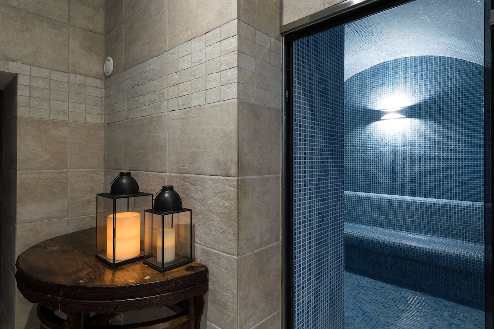 Catalonia Ramblas — Spa in Barcelona, Catalonia