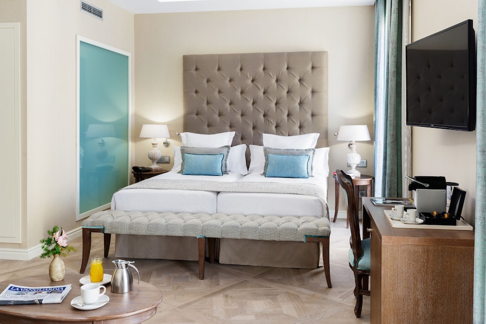 Lamaro Hotel Barcelona 5★ | Preferred Hotels & Resorts | Lifestyle Collection — Hotel rooms in Barcelona, Catalonia