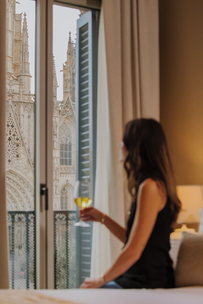 Lamaro Hotel Barcelona 5★ | Preferred Hotels & Resorts | Lifestyle Collection — Hotel rooms in Barcelona, Catalonia