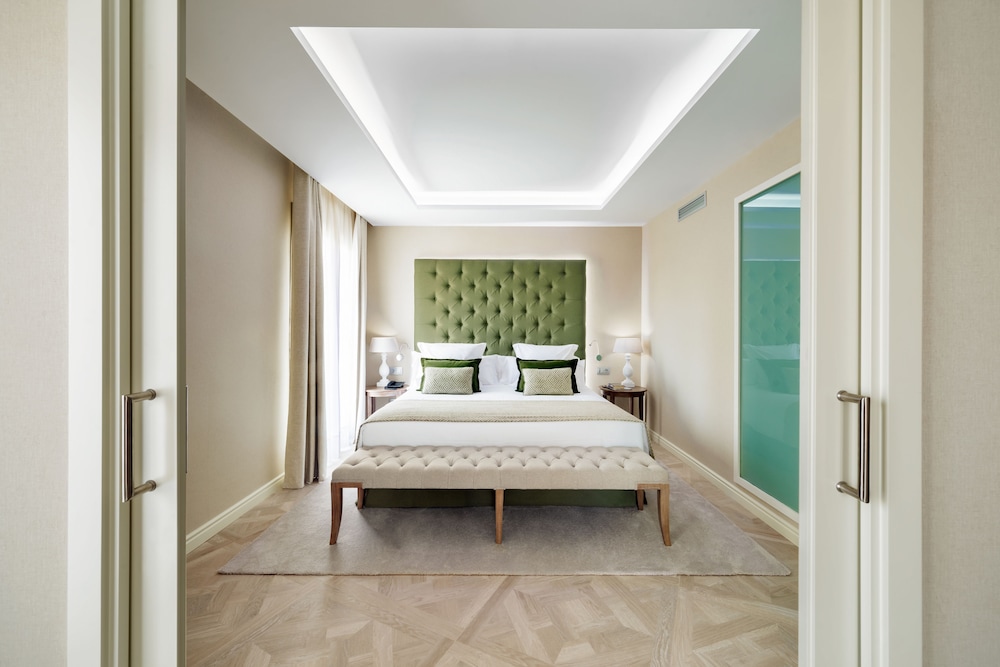 Lamaro Hotel Barcelona 5★ | Preferred Hotels & Resorts | Lifestyle Collection — Hotel rooms in Barcelona, Catalonia
