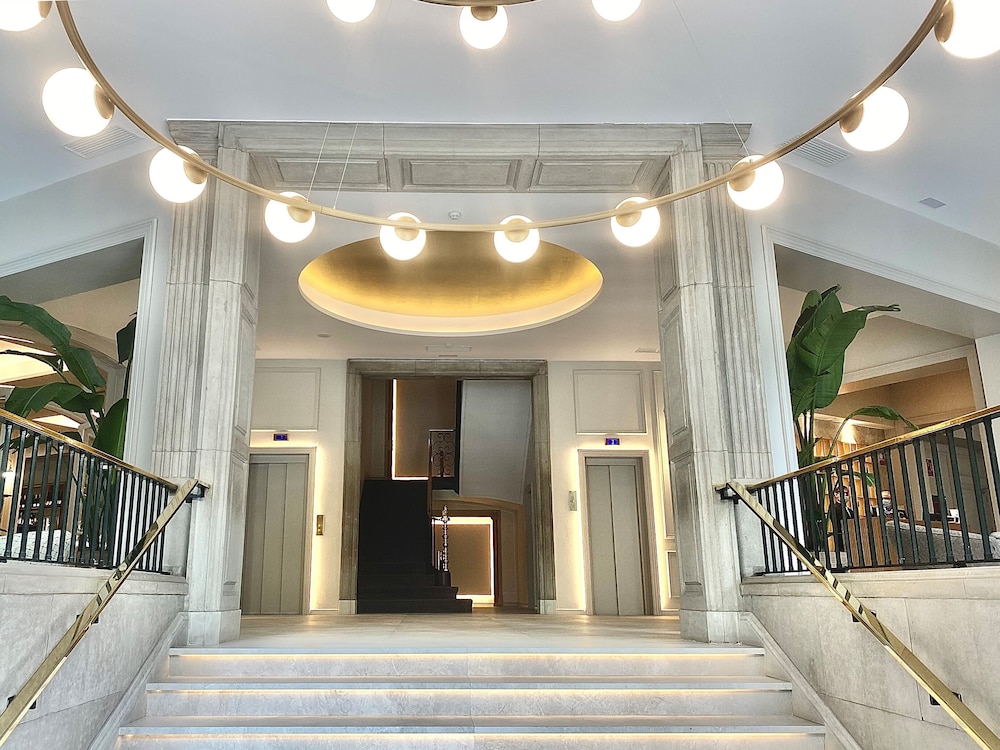 Lamaro Hotel Barcelona 5★ | Preferred Hotels & Resorts | Lifestyle Collection — Hotel building in Barcelona, Catalonia