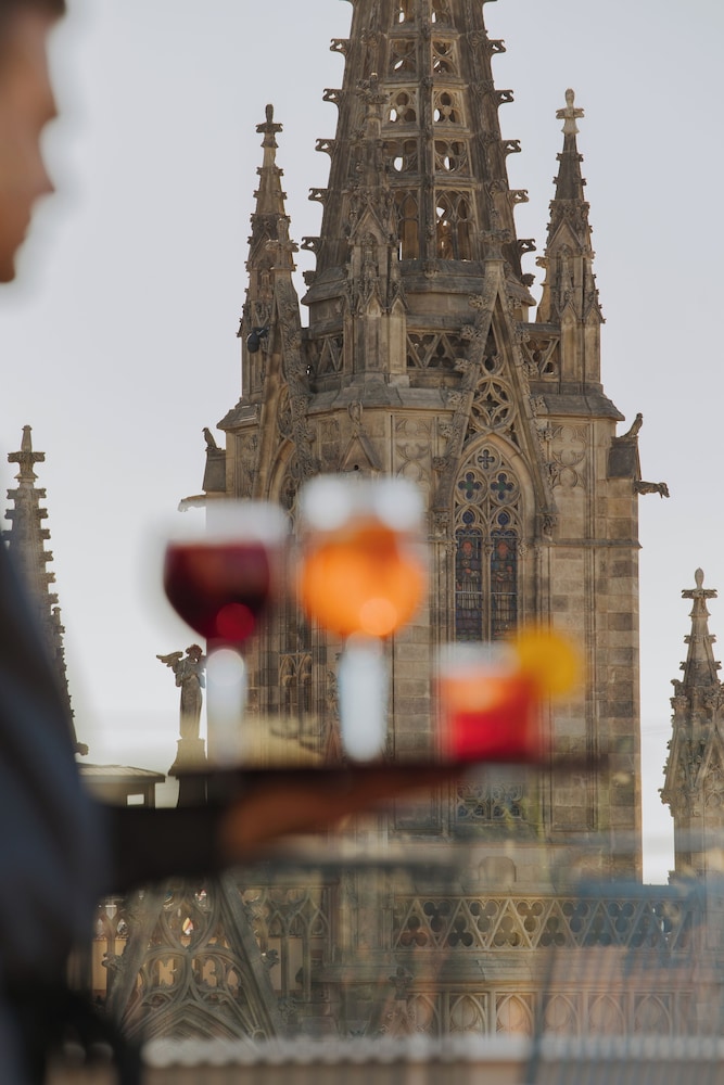 Lamaro Hotel Barcelona 5★ | Preferred Hotels & Resorts | Lifestyle Collection — Restaurant & bars in Barcelona, Catalonia