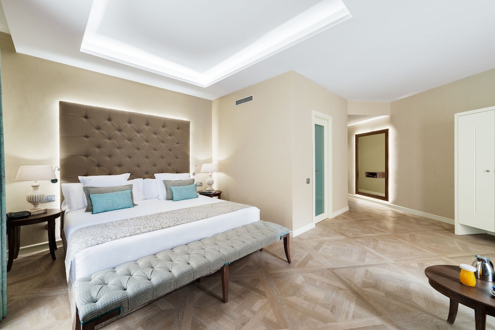 Lamaro Hotel Barcelona 5★ | Preferred Hotels & Resorts | Lifestyle Collection — Hotel rooms in Barcelona, Catalonia