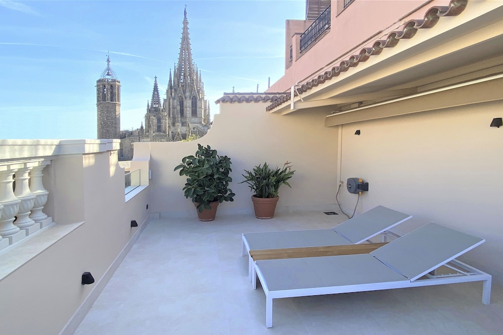 Lamaro Hotel Barcelona 5★ | Preferred Hotels & Resorts | Lifestyle Collection — Attractions in the area in Barcelona, Catalonia