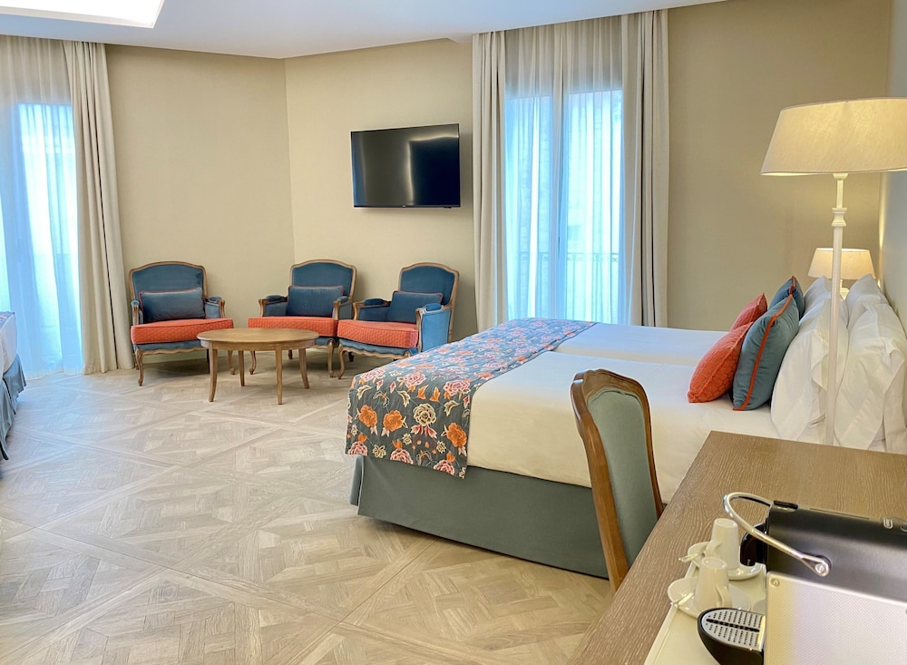 Lamaro Hotel Barcelona 5★ | Preferred Hotels & Resorts | Lifestyle Collection — Hotel rooms in Barcelona, Catalonia