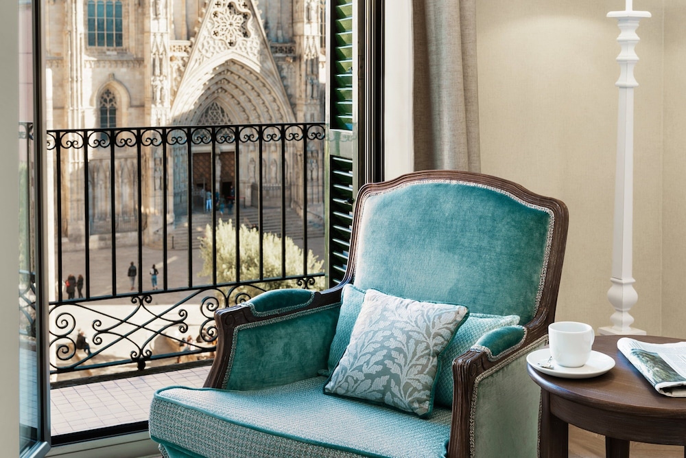 Lamaro Hotel Barcelona 5★ | Preferred Hotels & Resorts | Lifestyle Collection — Hotel rooms in Barcelona, Catalonia