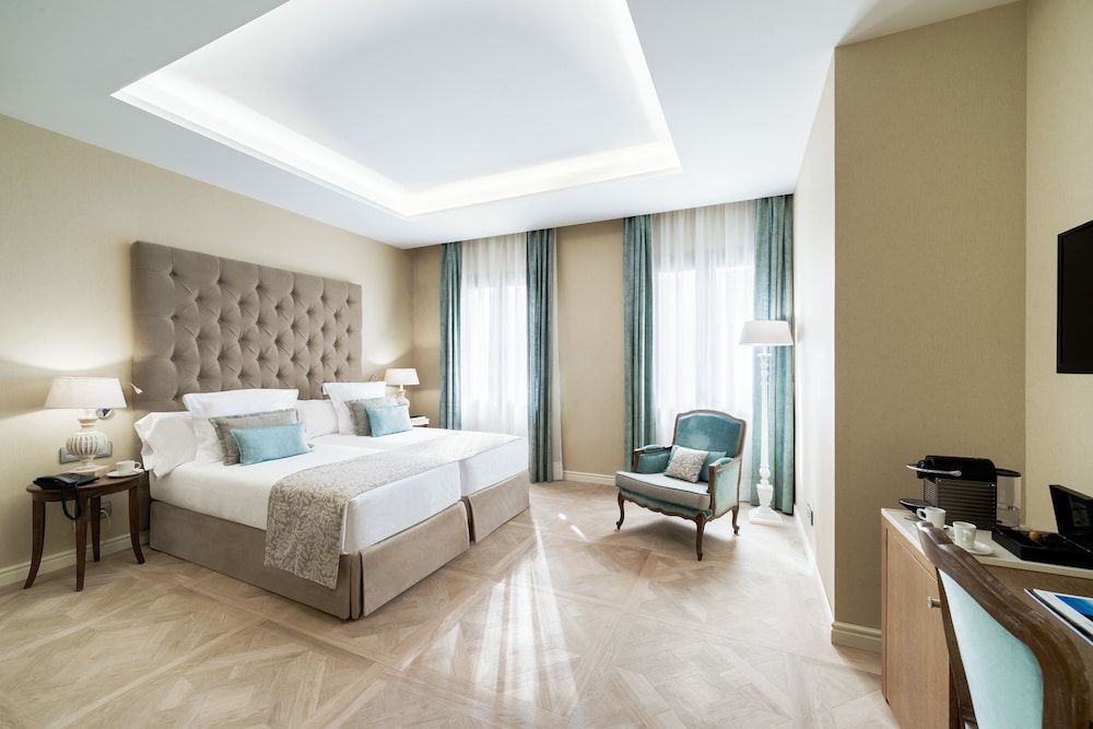 Lamaro Hotel Barcelona 5★ | Preferred Hotels & Resorts | Lifestyle Collection — Hotel rooms in Barcelona, Catalonia