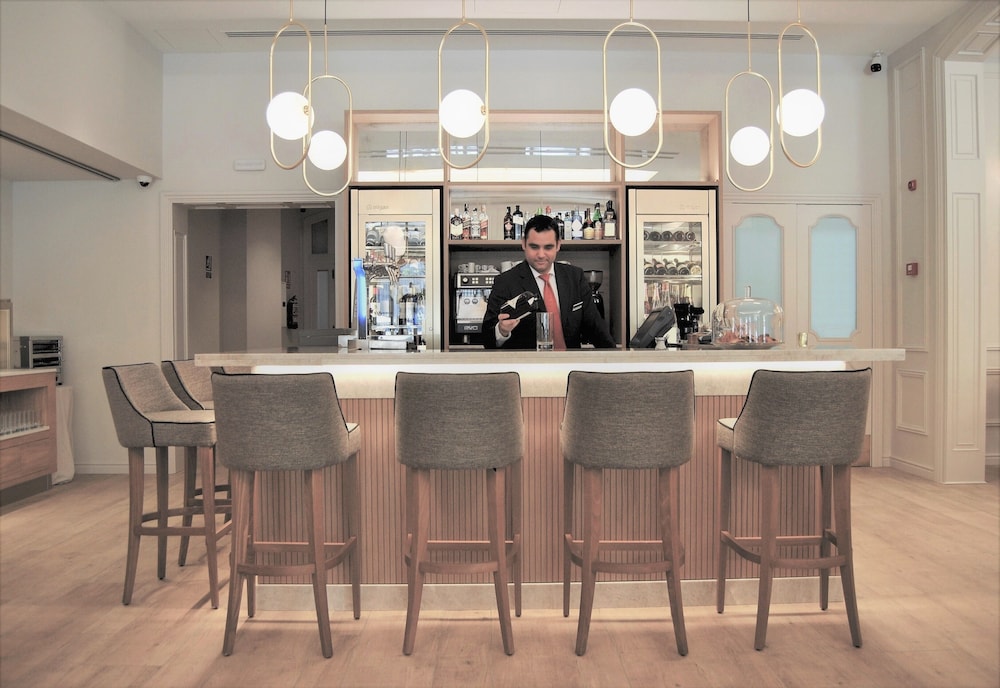 Lamaro Hotel Barcelona 5★ | Preferred Hotels & Resorts | Lifestyle Collection — Restaurant & bars in Barcelona, Catalonia