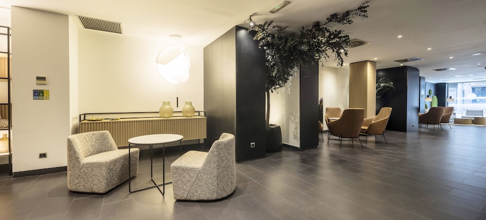 Hotel ILUNION Almirante — Hotel building in Barcelona, Catalonia
