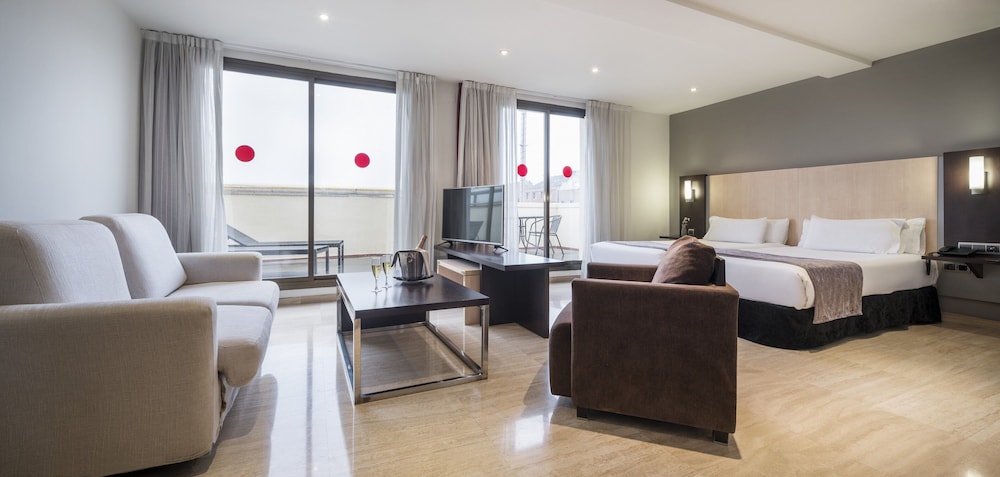 Hotel ILUNION Almirante — Hotel rooms in Barcelona, Catalonia
