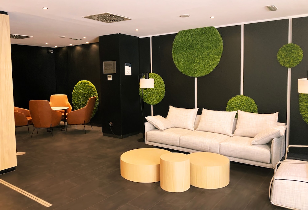 Hotel ILUNION Almirante — Restaurant & bars in Barcelona, Catalonia