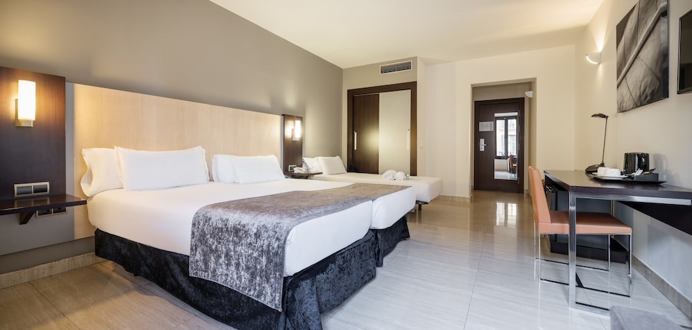 Hotel ILUNION Almirante — Hotel rooms in Barcelona, Catalonia