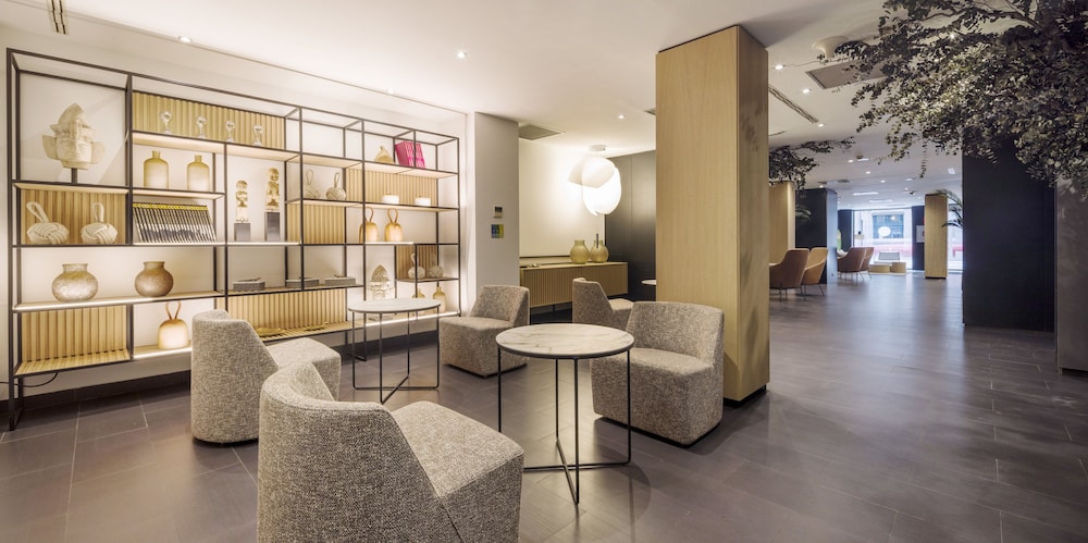 Hotel ILUNION Almirante — Restaurant & bars in Barcelona, Catalonia