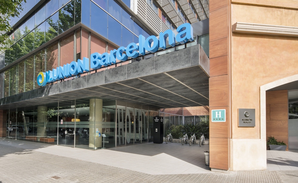 Hotel ILUNION Barcelona — Hotel building in Barcelona, Catalonia