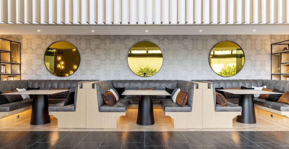 Hotel ILUNION Barcelona — Restaurant & bars in Barcelona, Catalonia