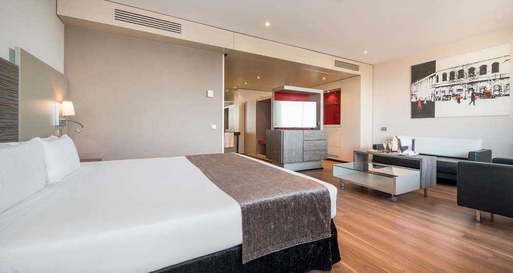 Hotel ILUNION Barcelona — Hotel rooms in Barcelona, Catalonia