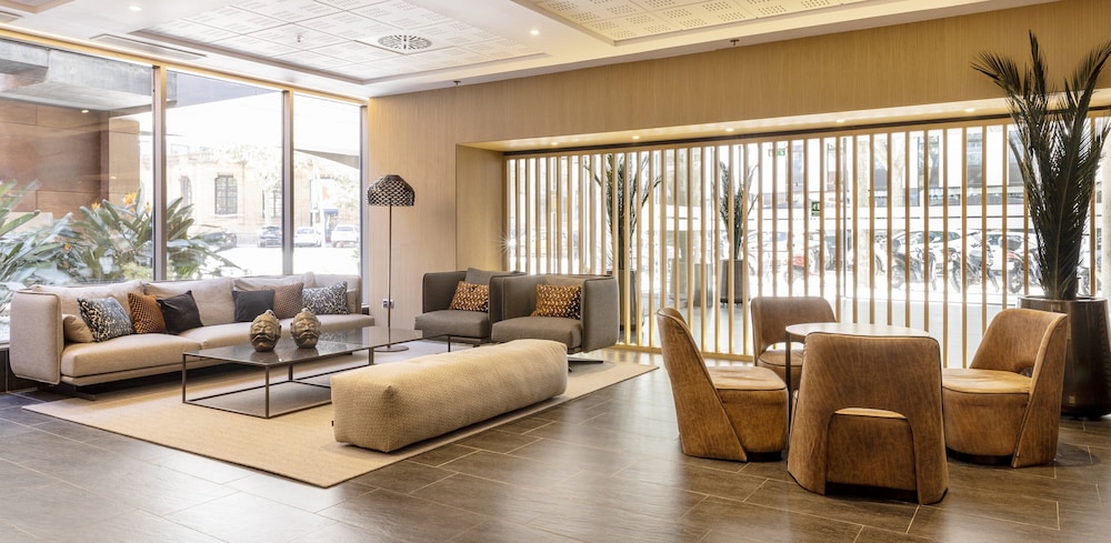Hotel ILUNION Barcelona — Hotel building in Barcelona, Catalonia