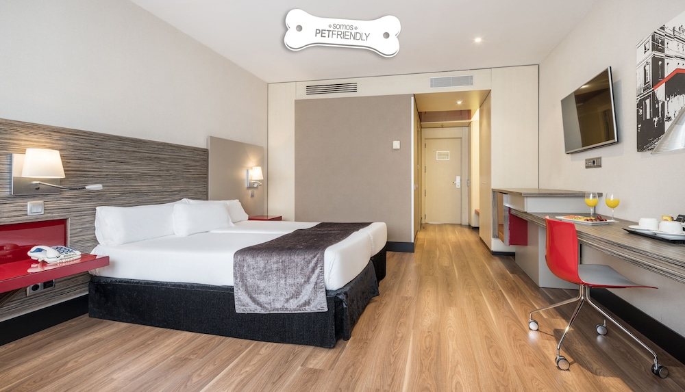 Hotel ILUNION Barcelona — Hotel rooms in Barcelona, Catalonia