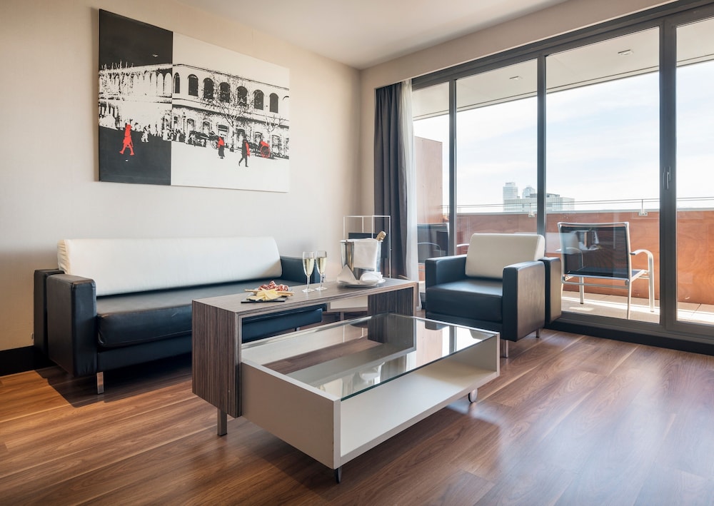 Hotel ILUNION Barcelona — Hotel rooms in Barcelona, Catalonia