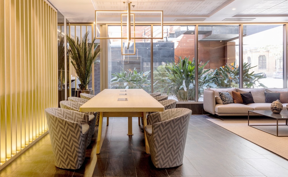 Hotel ILUNION Barcelona — Restaurant & bars in Barcelona, Catalonia