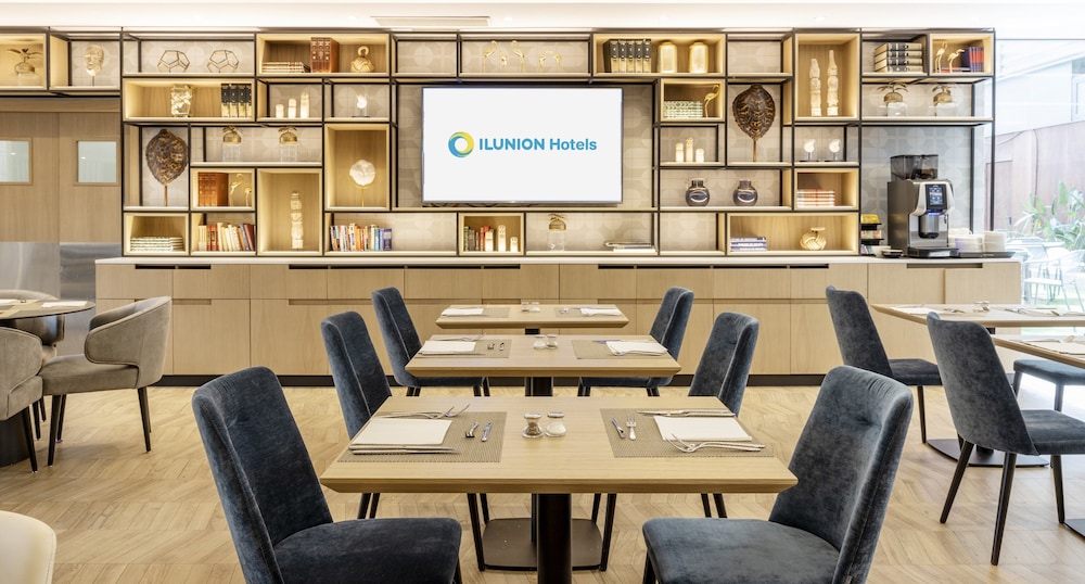Hotel ILUNION Barcelona — Restaurant & bars in Barcelona, Catalonia