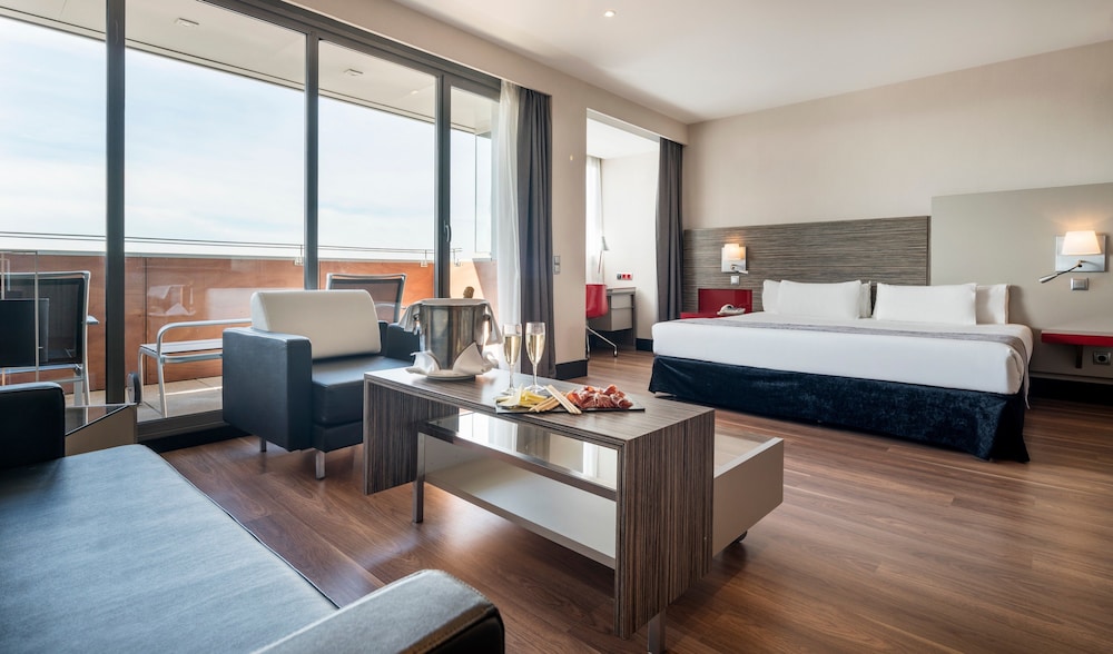 Hotel ILUNION Barcelona — Hotel rooms in Barcelona, Catalonia