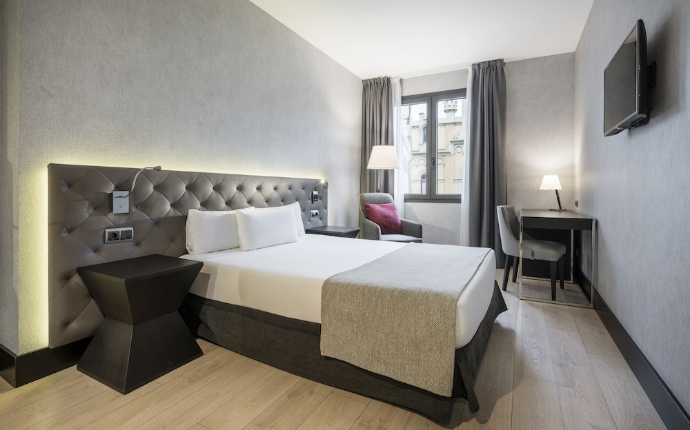 Hotel ILUNION Bel Art — Hotel rooms in Barcelona, Catalonia